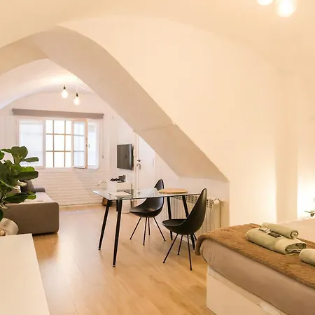 Casa Besalu Estudio En El Centro Del Pueblo Esterno foto